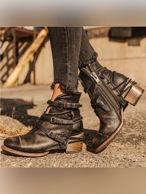 Freebird Crue Distressed Black Leather Ankle Boots with Buckle Straps Size 8